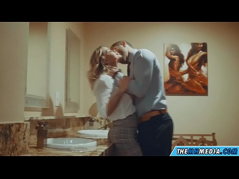 ❤️ Quando uma loira peituda o seduz numa casa de banho pública ❤️ Porno bonito em pt.hentai-id.ru ❌️